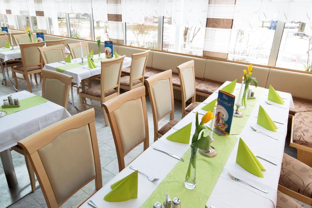Hotel Heinz 플라우엔 외부 사진